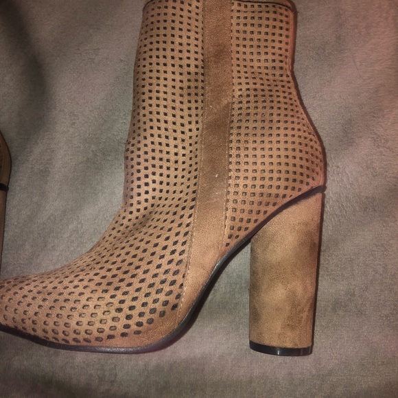 Cute Suede Boots - Picture 3 of 5